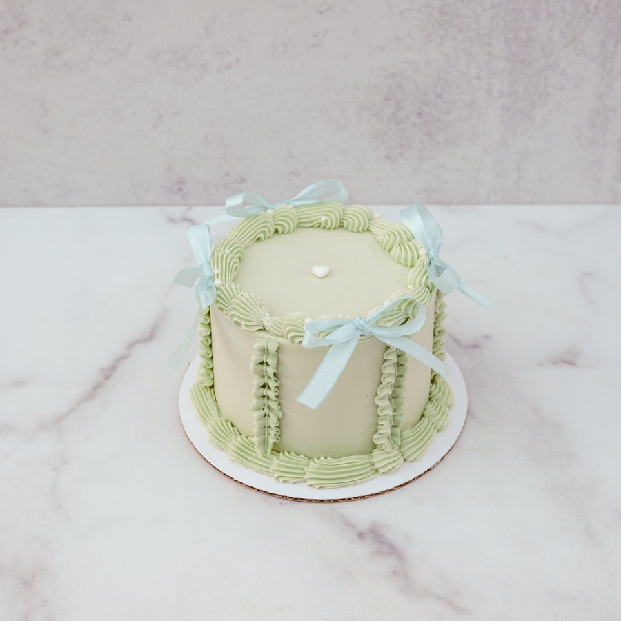 Cake Decorating Workshop: Mini Classic Vintage (10am)