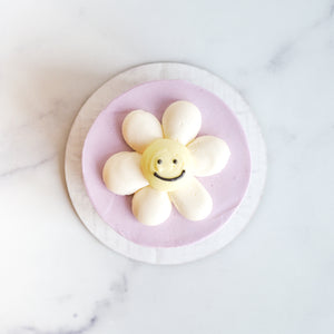 
                  
                    Load image into Gallery viewer, Mini Smiley Daisy Buttercream Cake
                  
                