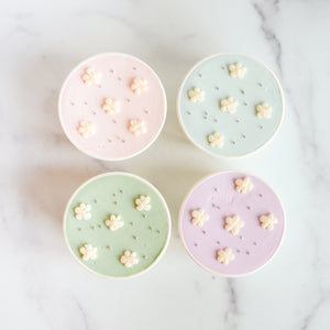 
                  
                    Load image into Gallery viewer, Mini Daisy Cake Cup
                  
                